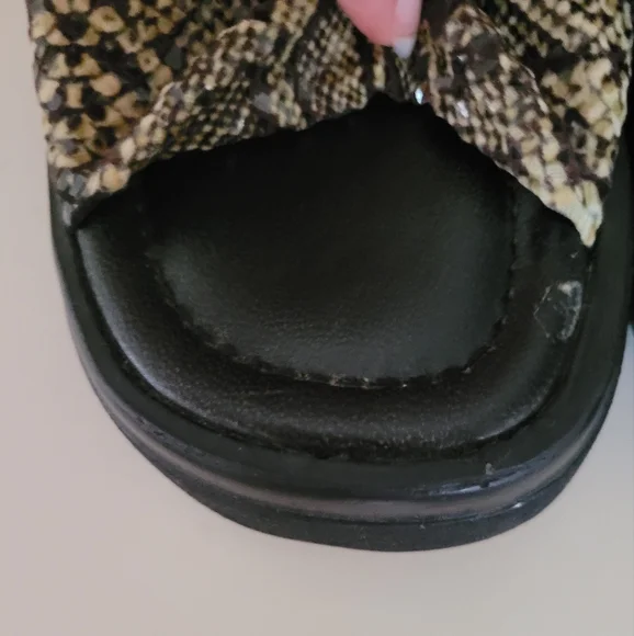 Steve Madden Y2K Vintage 90s Snake Print Wedge Platform Slides Size 9.5 - Picture 11 of 14